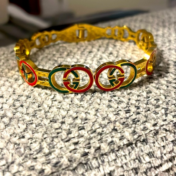 Green and red bracelet - Picture 1 of 1